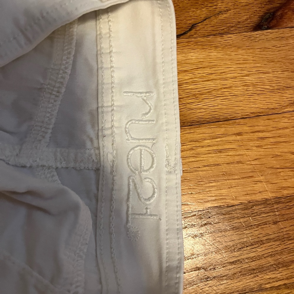 Rue21 white stretchy jeans